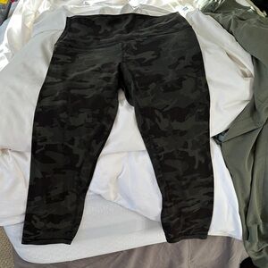 lululemon athletica women Black Camouflage Leggings